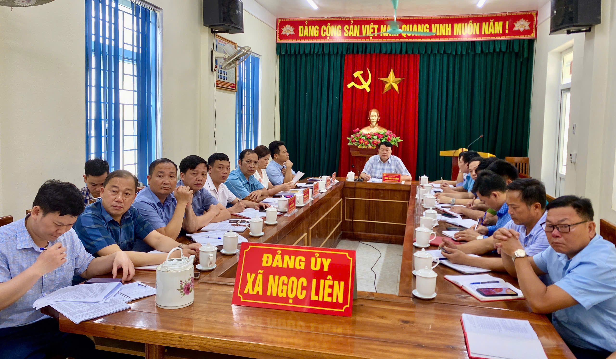 Anh-tin-bai